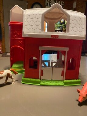 Fisher-Price Little People Farm Barn Playset